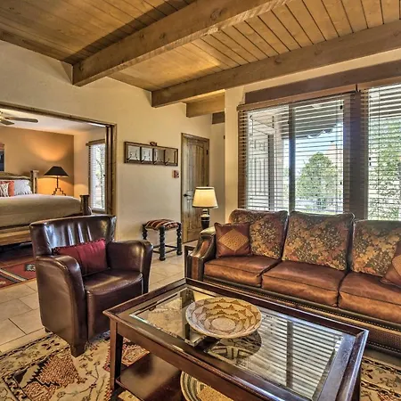 Walkable Adobe-style Abode W/ Community Amenities! Holiday home *