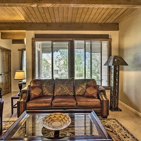 Walkable Adobe-style Abode W/ Community Amenities! Holiday home